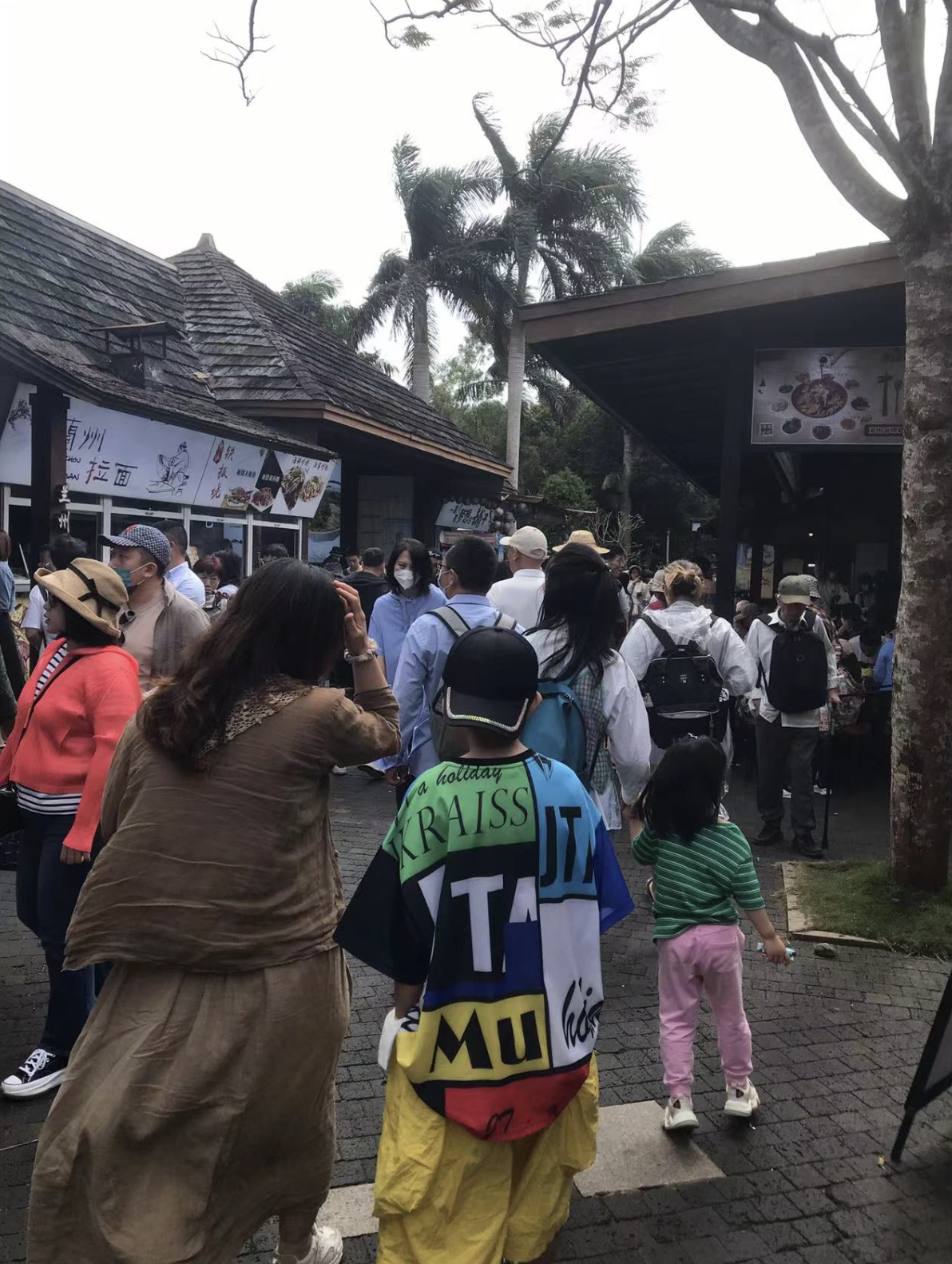 海南旅游回暖:三亚有点“堵游艇”了!